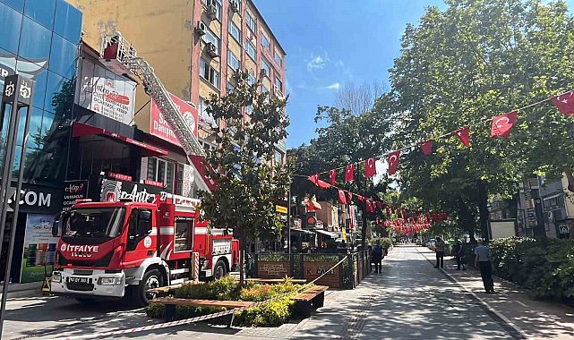 Restoranın bacasında çıkan yangın ekipleri harekete geçirdi