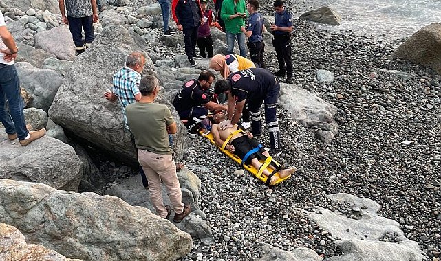 Rize'de denize giren Gürcistan uyruklu 2 kişi hayatlarını kaybetti