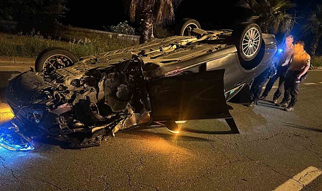 Rize'de lüks otomobil takla attı: 1 yaralı