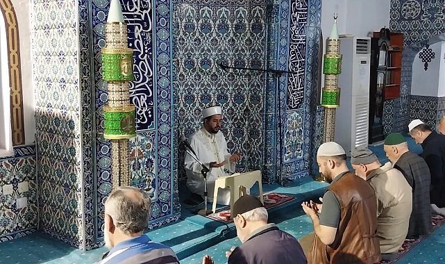 Sabah namazında Filistin için dualar edildi