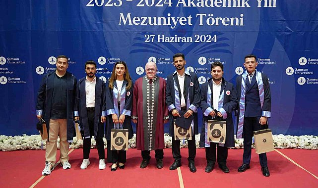 Samsun'da 450 öğrencinin mezuniyet heyecanı