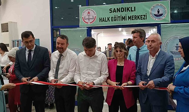 Sandıklı HEM'de yıl sonu sergisi açıldı