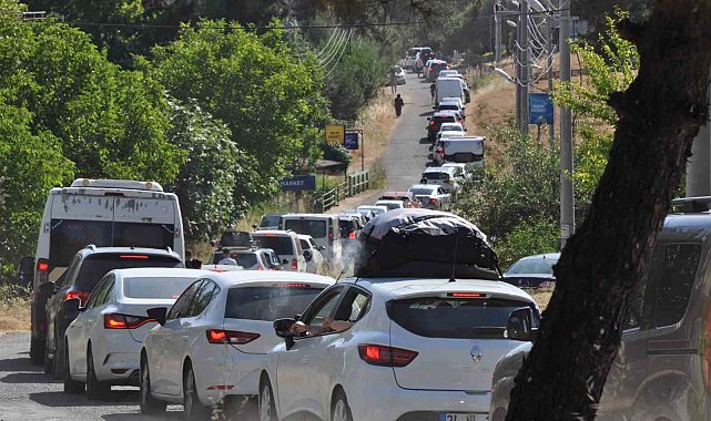 Saros Körfezi tatilci akınına uğradı