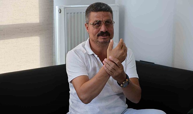 Savaş Özmen, bilek kırığı için fizik tedaviye gittiğini sağ dirseğinin kırıldığını öne sürdü
