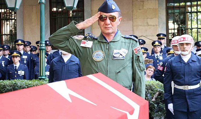 Şehit Pilot Albay Gökhan Özen gözyaşlarıyla son yolculuğuna uğurlandı