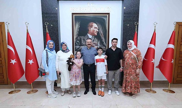 Şehit Piyade Uzman Çavuş Murat Tevlim'in ailesi Vali Aksoy'u ziyaret etti