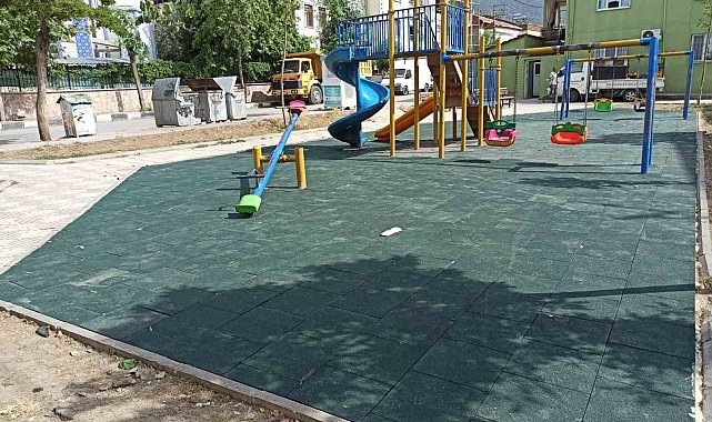 Şehzadeler'in parkları bakımdan geçiyor