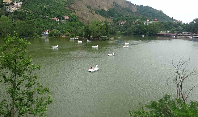 Sera Gölü'nde deniz bisikleti yoğunluğu