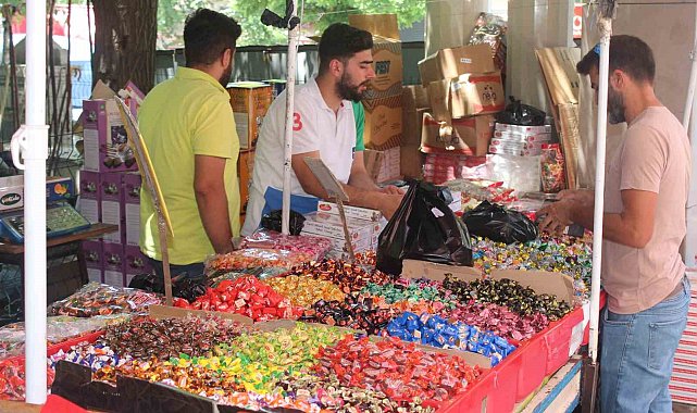 Siirt'te çarşı ve pazarda bayram yoğunluğu