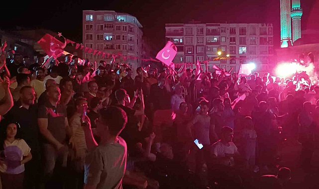 Siirt'te milli maç heyecanı yaşandı