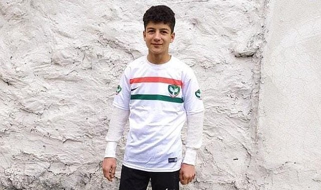 Silvan&#039;da öğrenciler bıçaklı kavgada yaralandı