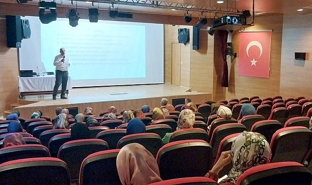Simav'da Bayan Kur'an kursu öğreticilerine yaz Kur'an kursu semineri