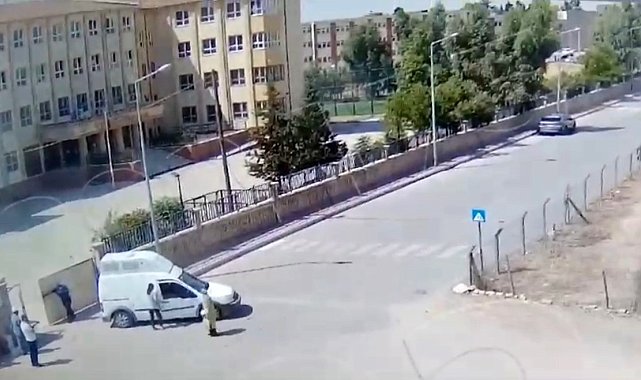 Sınav giriş kağıdını unutan öğrencinin imdadına polis ekipleri yetişti