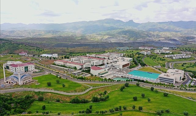 Şırnak Üniversitesi'ne turuncu bayrak verildi