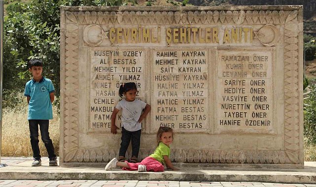 Şırnak&#039;ın Çevrimli köyünde 34 yıl önce terör örgütü PKK&#039;nın katlettiği 27 kişi anıldı