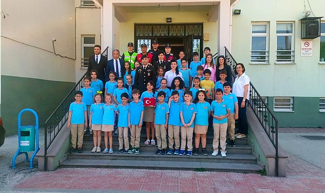 Şırnak'ta görev yapan askerlerden Eskişehirli öğrencilere güzel sürpriz