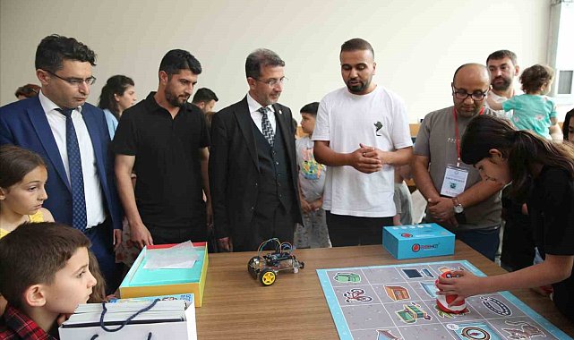Şırnak'ta robotik kodlama kursu mezunlarına tören düzenlendi