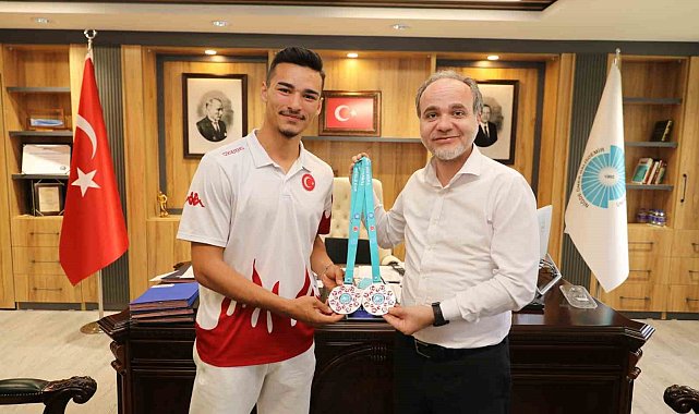 Spor Bilimleri Fakültesi öğrencisinden dünya ikinciliği