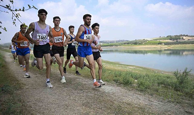 Sporcular manzara eşliğinde koştu