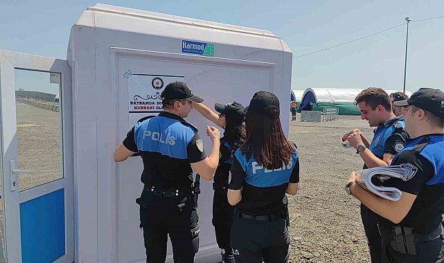 Sultangazi'de kurban satışı yapan pazarcılara sahte para uyarısı