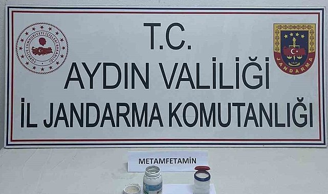 Şüpheli şahısların üzerlerinden uyuşturucu madde ele geçirildi
