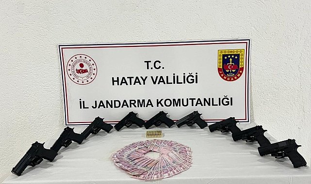 Şüpheli şahsın aracından 9 tabanca ele geçirildi