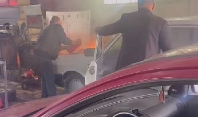 Tamir için sanayiye getirilen araç sırada beklerken alev aldı