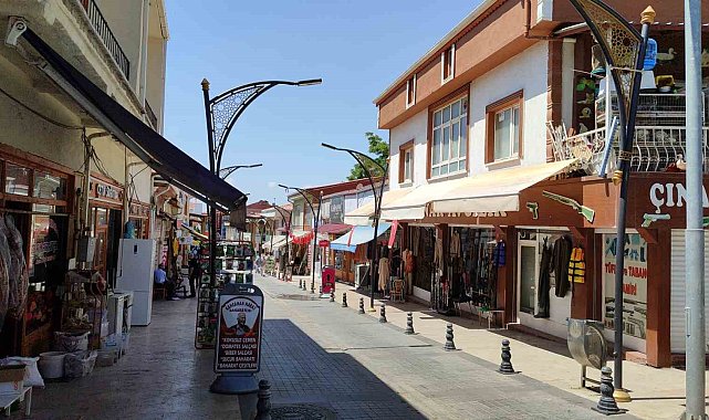Tarihi Çarşıda Kurban Bayramı alışverişi hızlandı