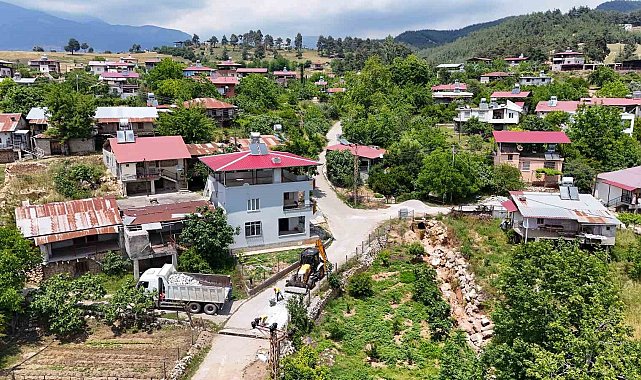 Tarsus'ta köy yolları yapılıyor