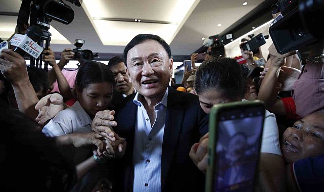 Tayland'ın eski Başbakanı Shinawatra'ya kraliyete hakaretten suçlu bulundu