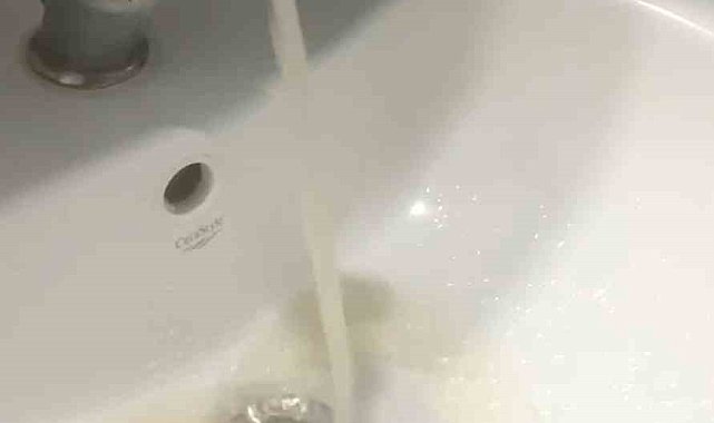Tekirdağ'da çeşmeden kirli akan içme suyuna tepki: "Banyo yaparken, abdest alırken midemiz bulanıyor"