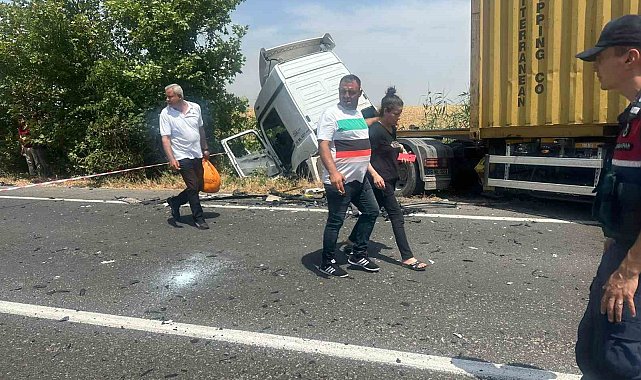 Tekirdağ'da tıra çarpan otomobil sürücüsü hayatını kaybetti