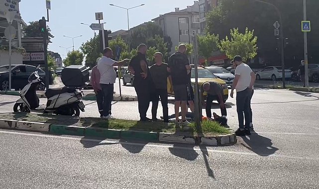 Ticari taksi motosiklete çarptı: 1 yaralı