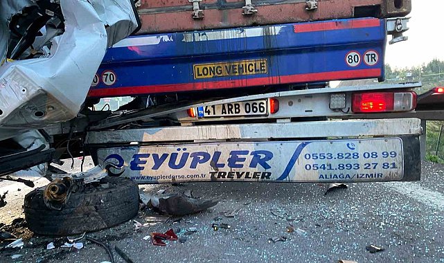 Tıra çarpan panelvan hurdaya döndü: 1 yaralı