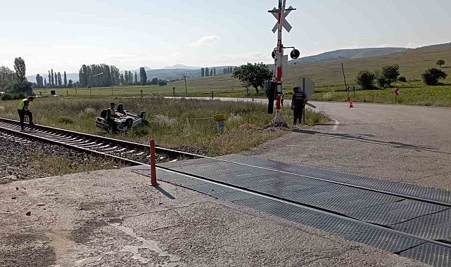 Tokat'ta ters dönen araçtan sağ kurtuldular