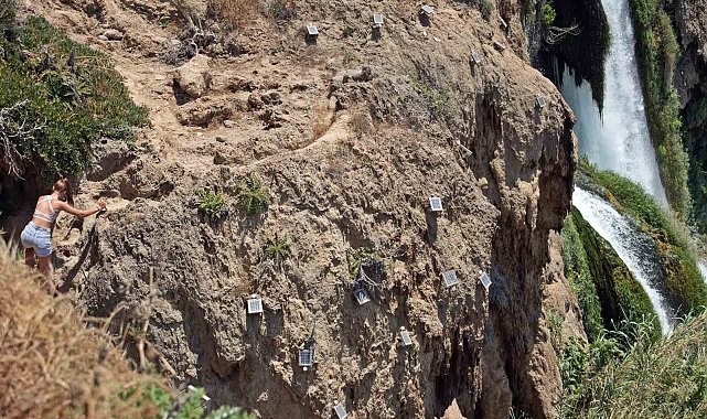 Turistlerin "yasak aşkı" Düden Şelalesi