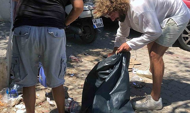 Turizm kentindeki çöpler toplanmayınca iş muhtara düştü