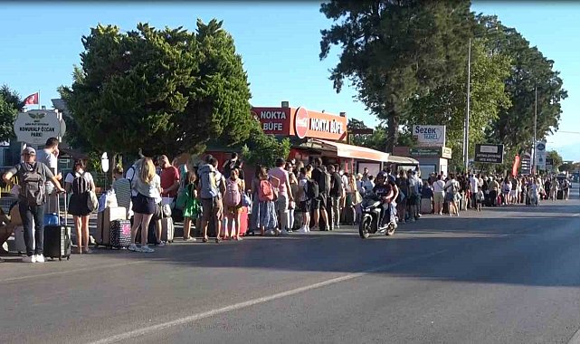 Türk tatilcilerden Yunanistan'ın Midilli Adası'na Kurban Bayramı akını