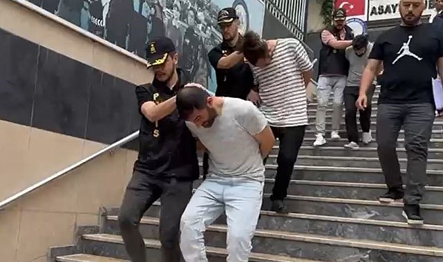 Türkiye Deniz Canlıları Müzesi&#039;nde karnelerini alan öğrencilere ve babalara ücretsiz balık ekmek