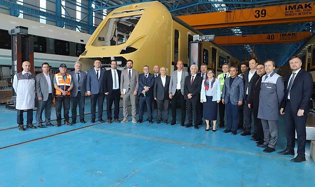 Türkiye'nin ilk yüzde yüz yerli ve milli motorlu elektrikli trenleri GAZİRAY'da kullanılacak