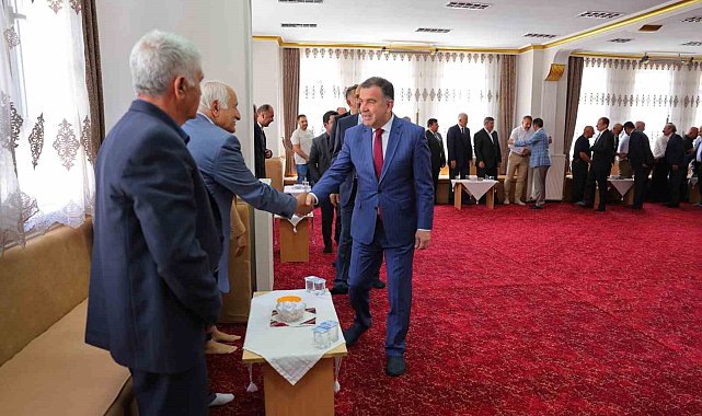 Tuzcuzade Mahalle Odasında geleneksel bayramlaşma