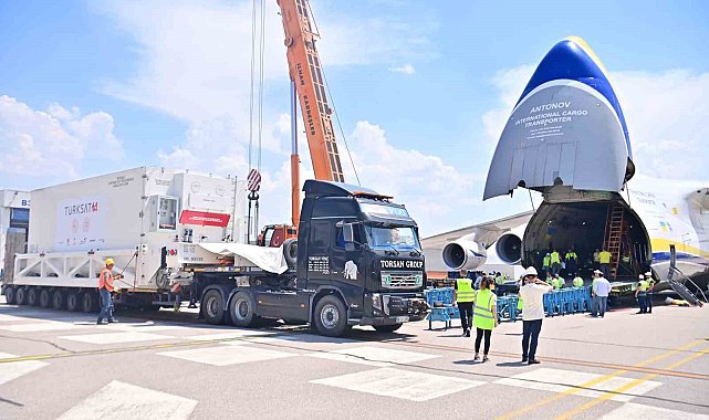 Ulaştırma ve Altyapı Bakanı Uraloğlu: "Türksat-6A'yı Temmuz'un ikinci haftası yörüngesine yollayacağız"