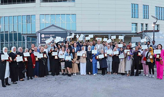 Uluslararası öğrenciler mezuniyet heyecanı yaşadı