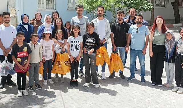 Üniversiteli gençler örnek oldu