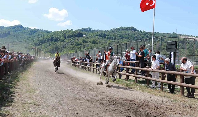 Ünye'de rahvan at yarışı heyecanı