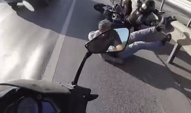 Üsküdar'da akan trafikte karşıya geçmek istedi, motosiklet çarptı