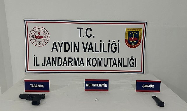 Üzerinde uyuşturucu ve silahla yakalandılar
