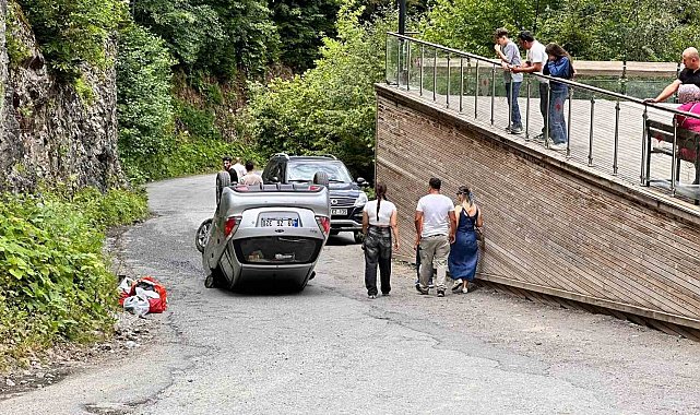 Uzungöl'de faciadan dönüldü: Freni tutmayan otomobil takla attı