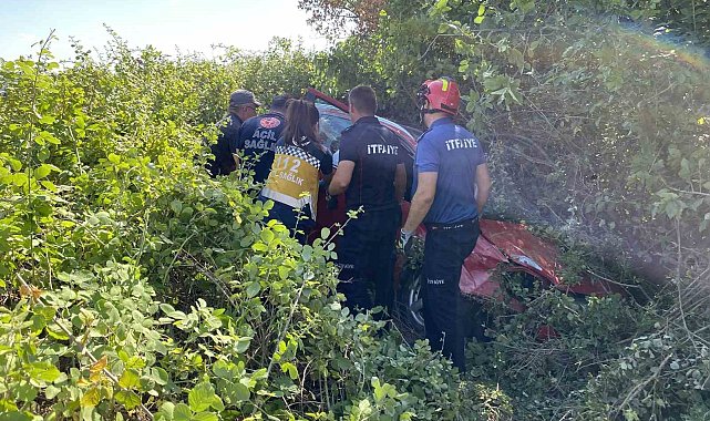 Uzunköprü'de otomobil şarampole uçtu: 1 yaralı