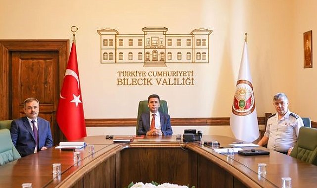 Vali Aygöl, VKS yöntemiyle toplantıya katıldı